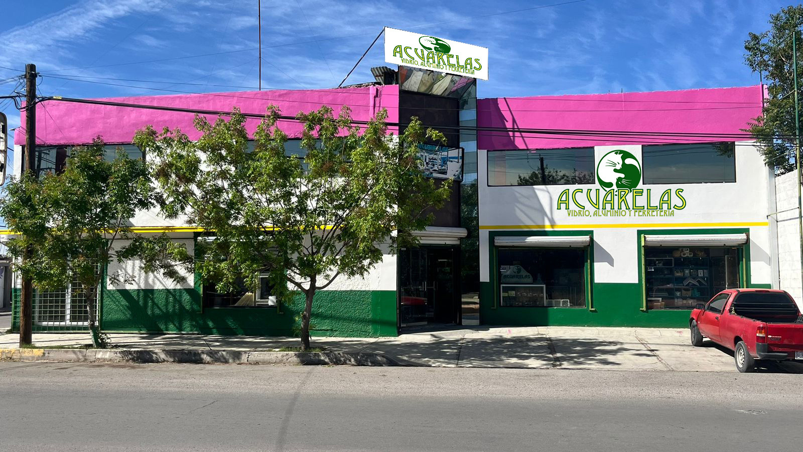 Fachada del local Acuarelas en Delicias